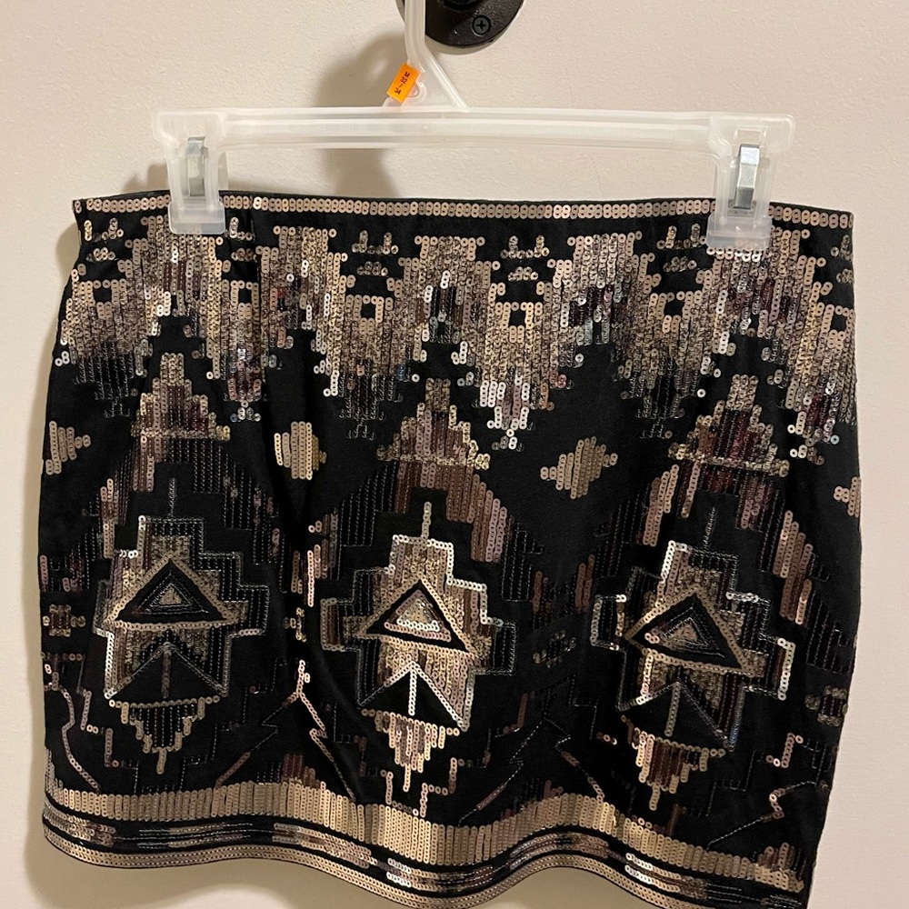 EXPRESS SKIRT - Picture 2 of 3